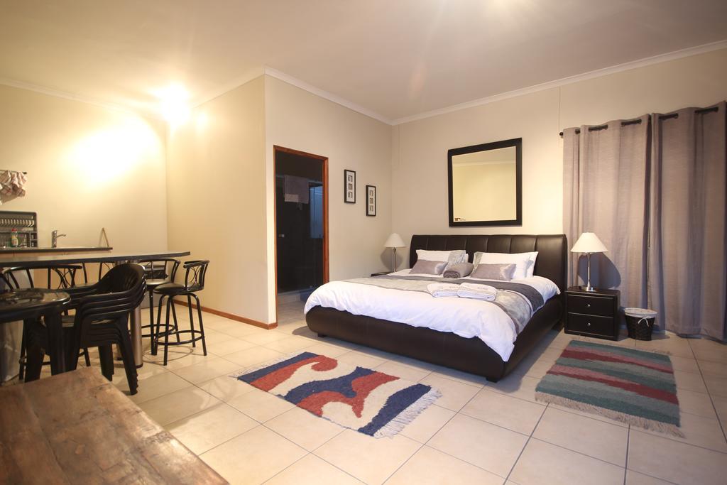 Eazy Sleep Accommodation Суакопмунд Екстериор снимка